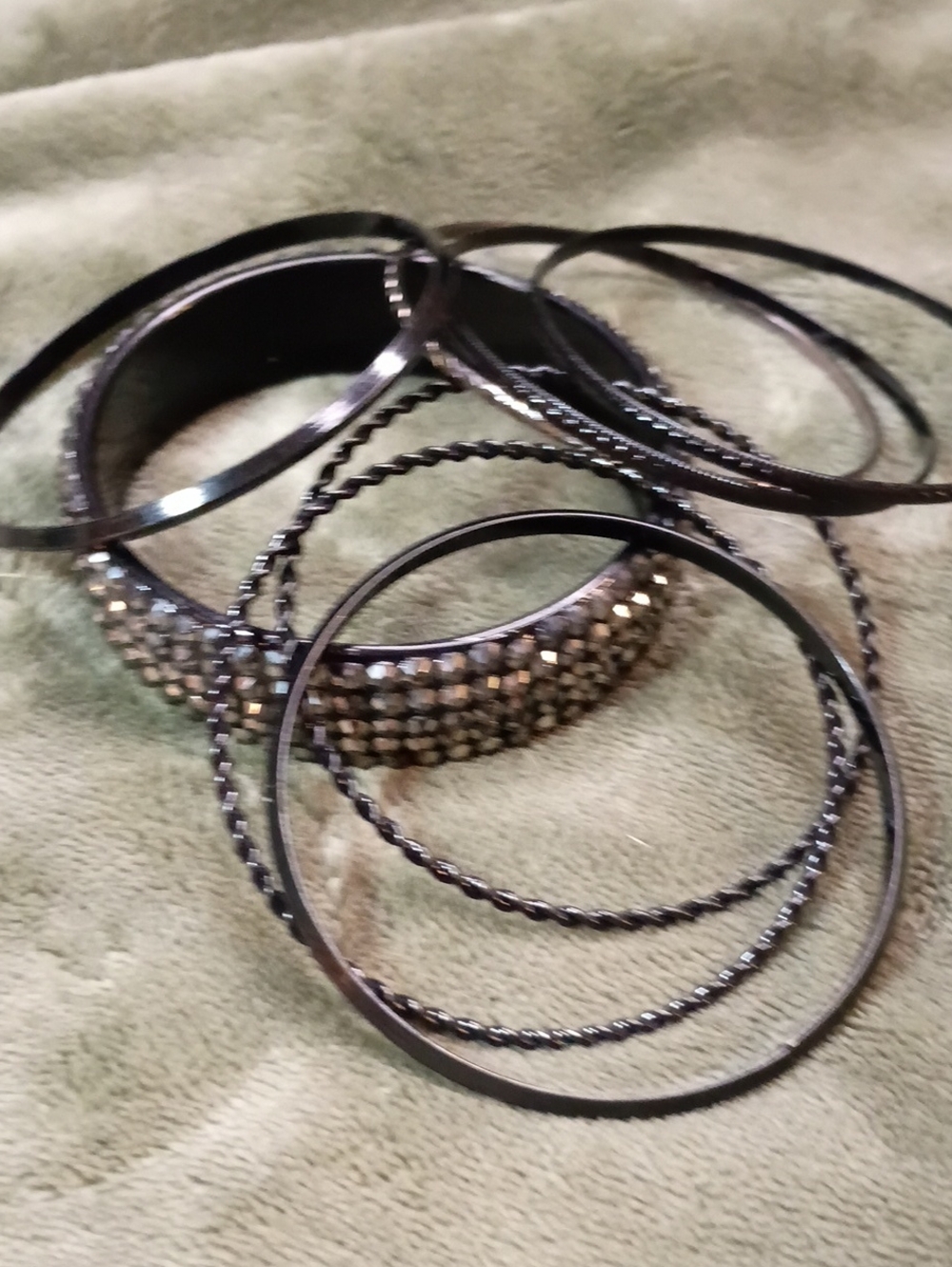 Black Women's Bangle Bracelet Set